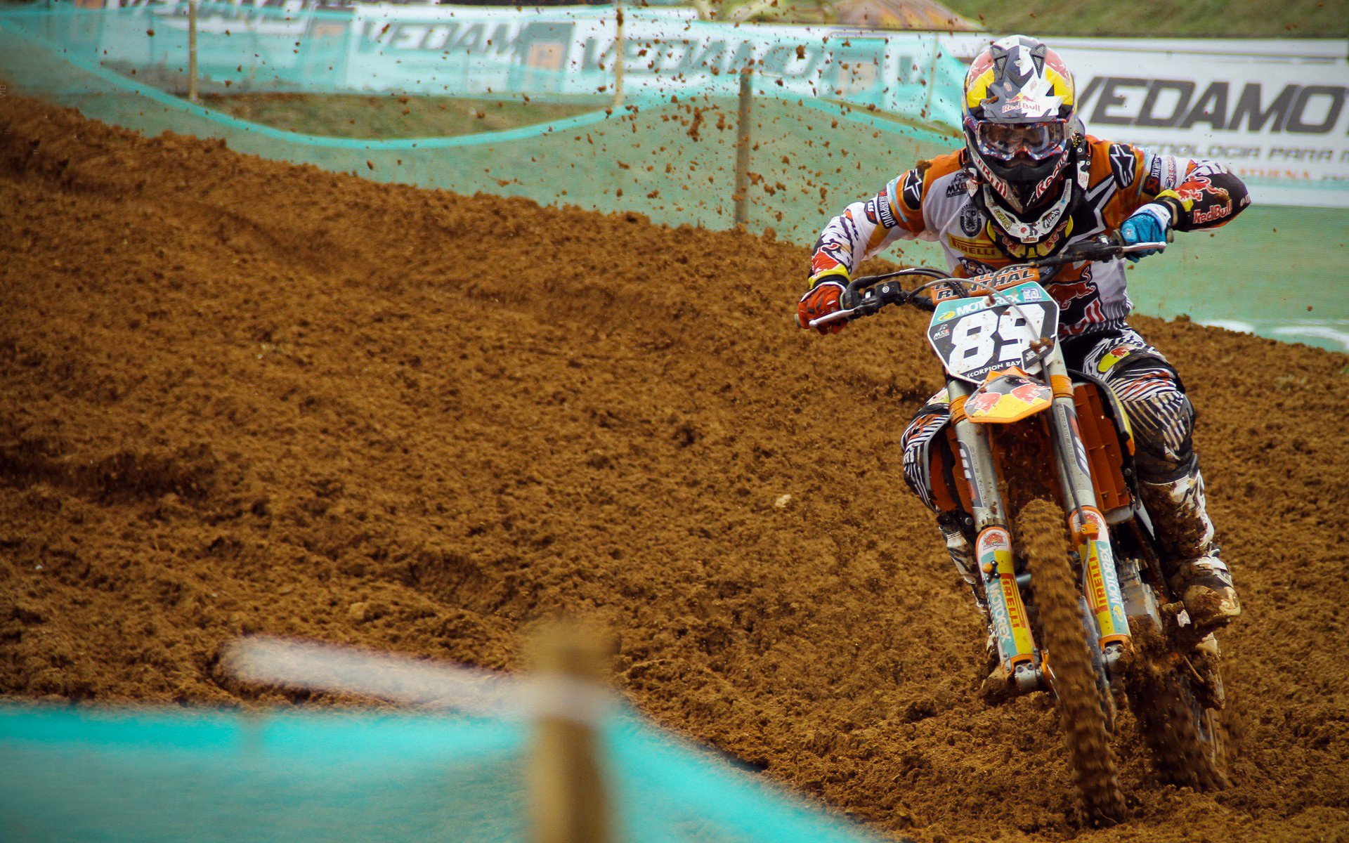 皮特·斯图斯的拦截能力为南非队保驾护航，斯图亚特皮尔斯